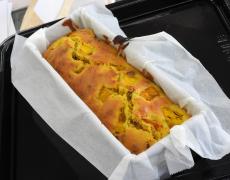 焼きあがったパウンドケーキ