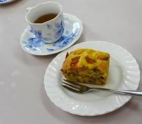 薬膳茶とパウンドケーキ