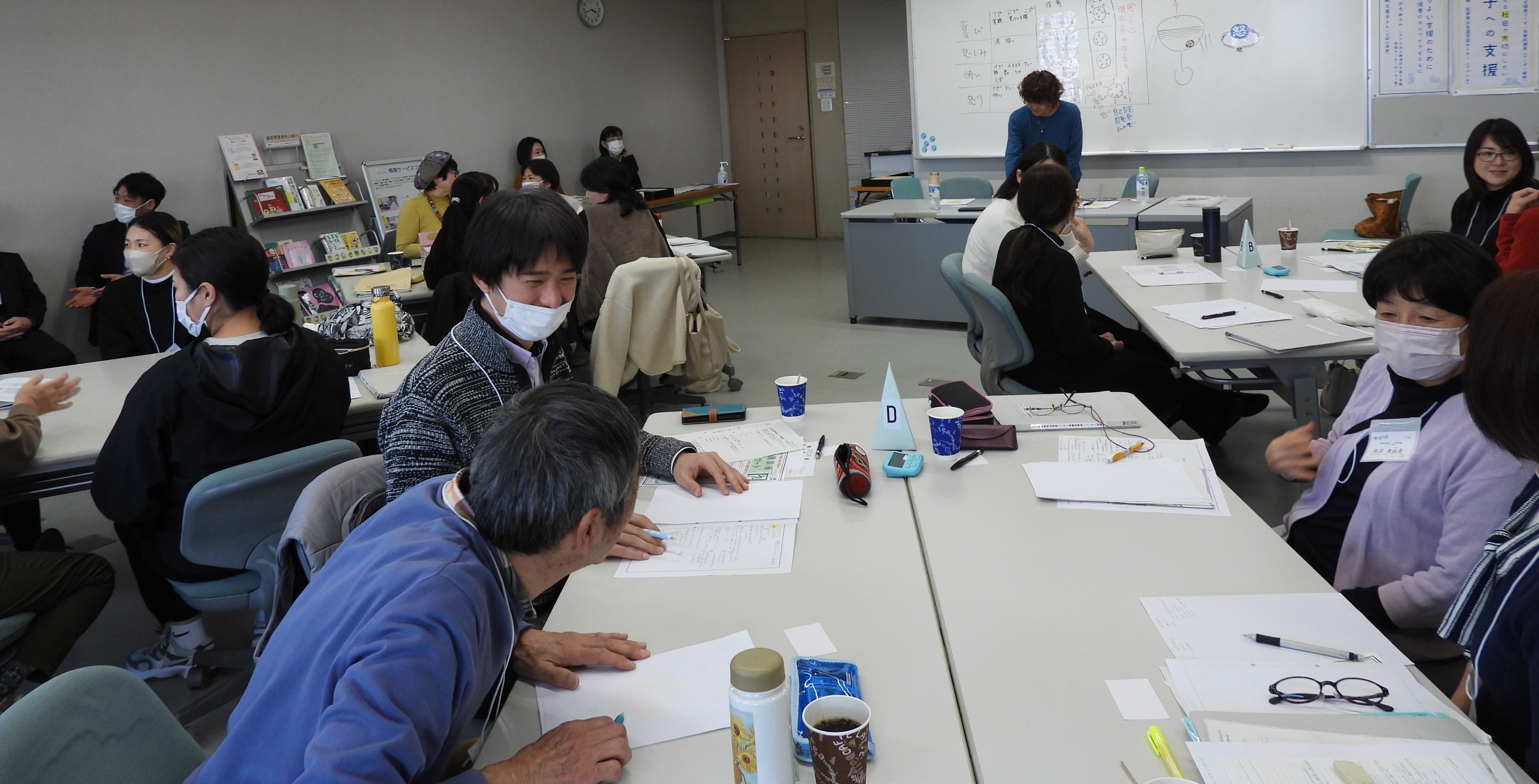 身体の感覚を体感するワークの様子